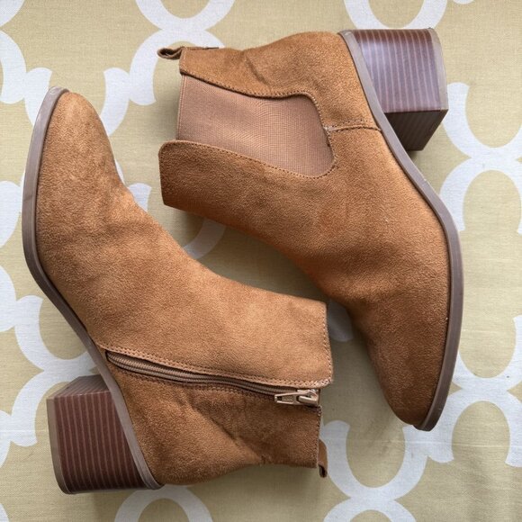 GAP Factory Chelsea Boots in Faux Suede, Cognac, Women's size 10 - Picture 1 of 14